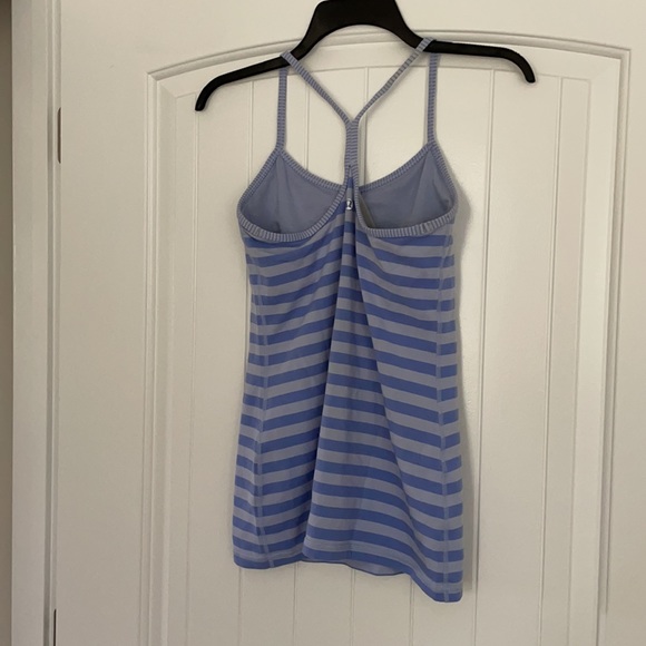 Lululemon athletica women’s tank top w/shelf bra — size 6 - Picture 2 of 6